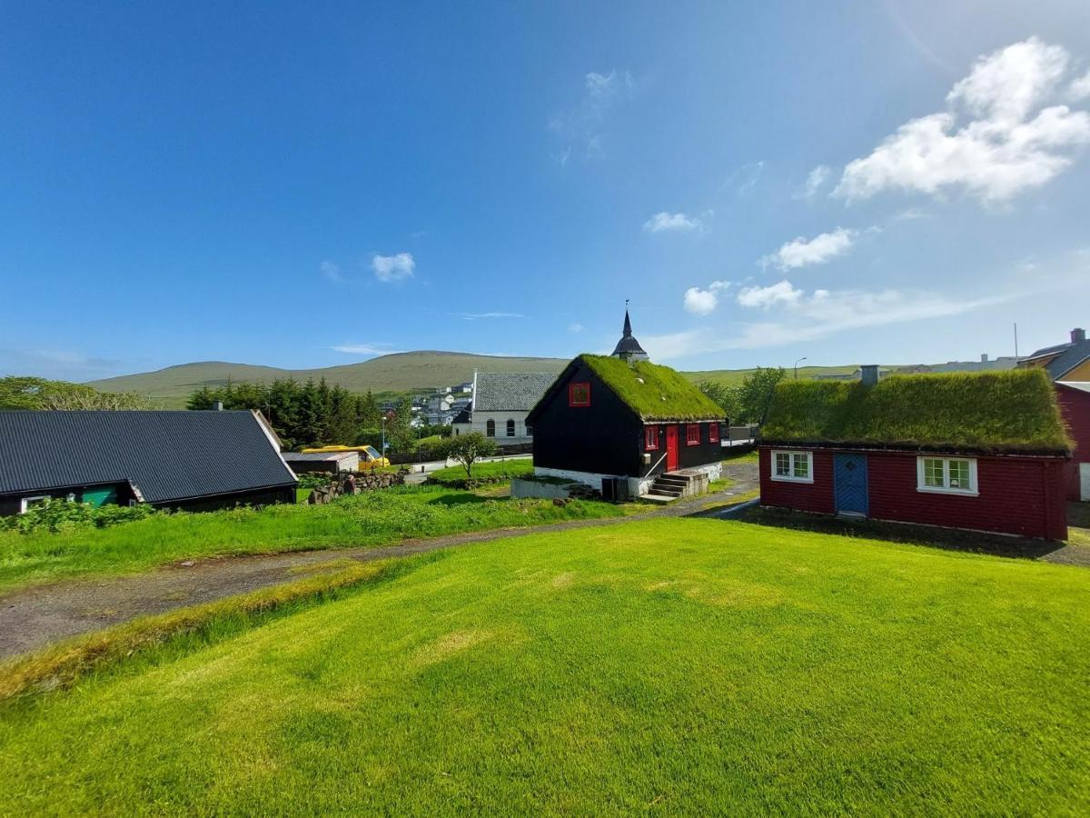 Turf House Cottage - Near Airport Mithvagur Bagian luar foto